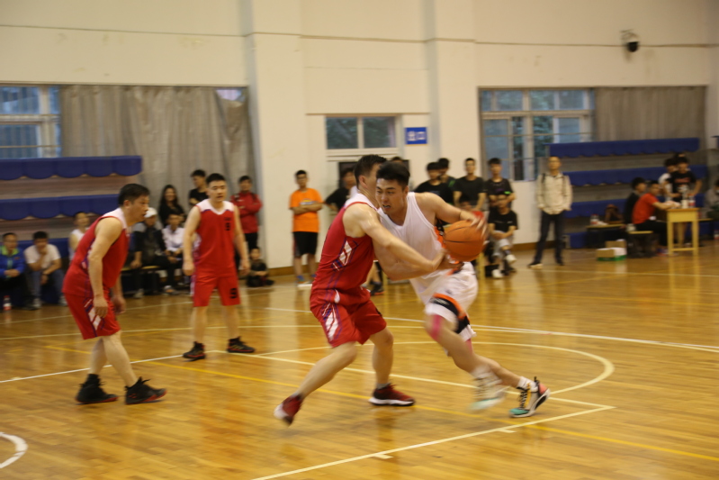  科隆队长红牌上诉成功减免一场禁赛  