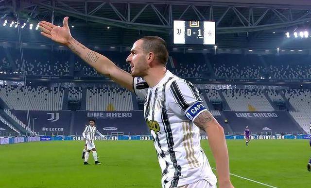 14, 尤文铁卫乌龙送礼遭球迷诟病  