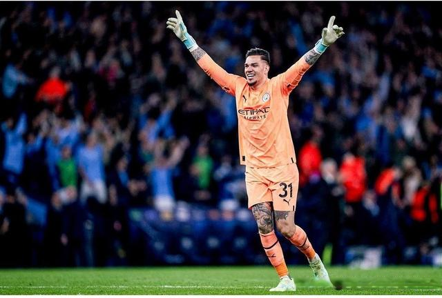  曼城，埃德森超远门球助攻创英超新纪录  