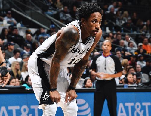  穆雷末节发威马刺逆转独行侠破其四连胜